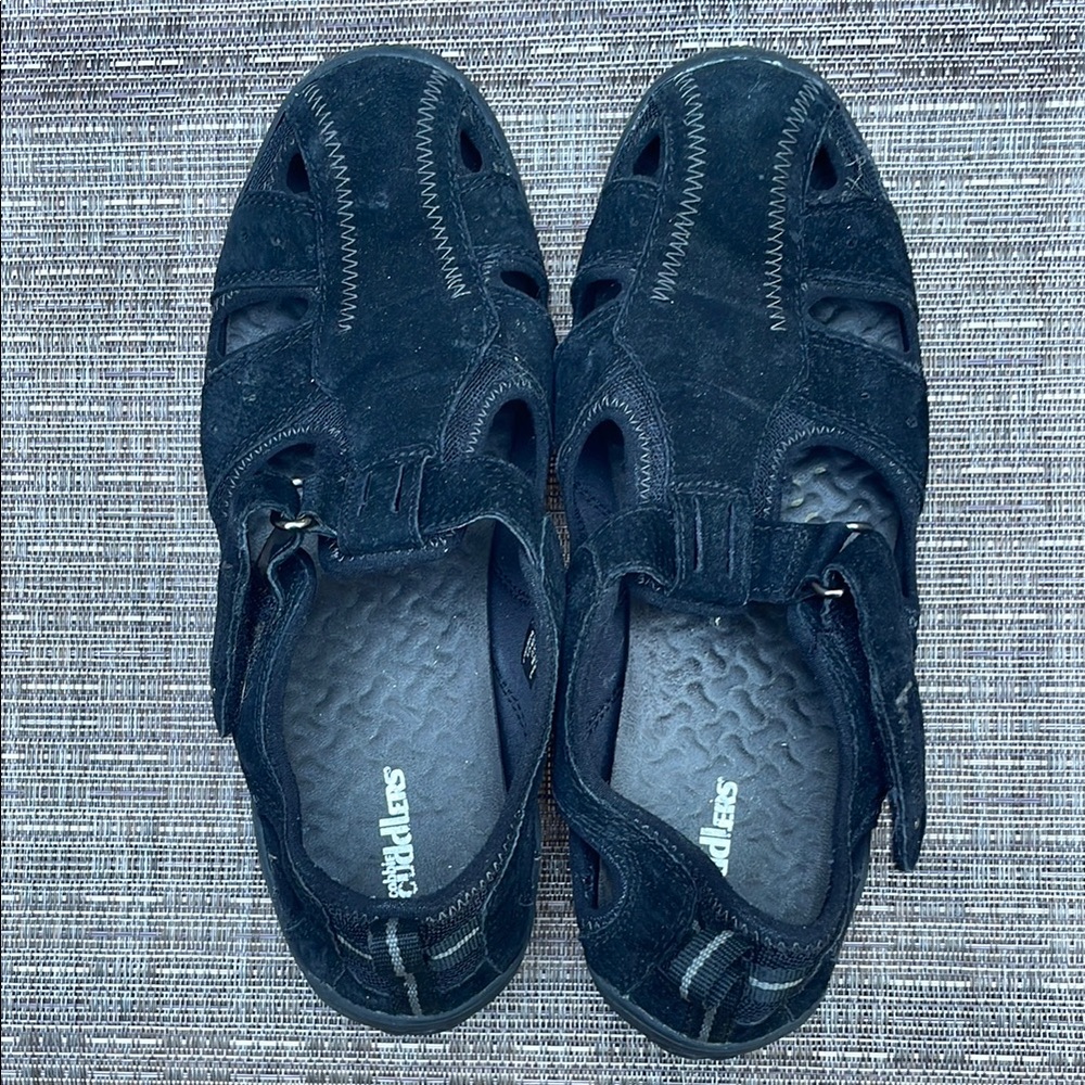 Cobbie Cuddlers Black Sandals with Velcro Strap and Textured Sole